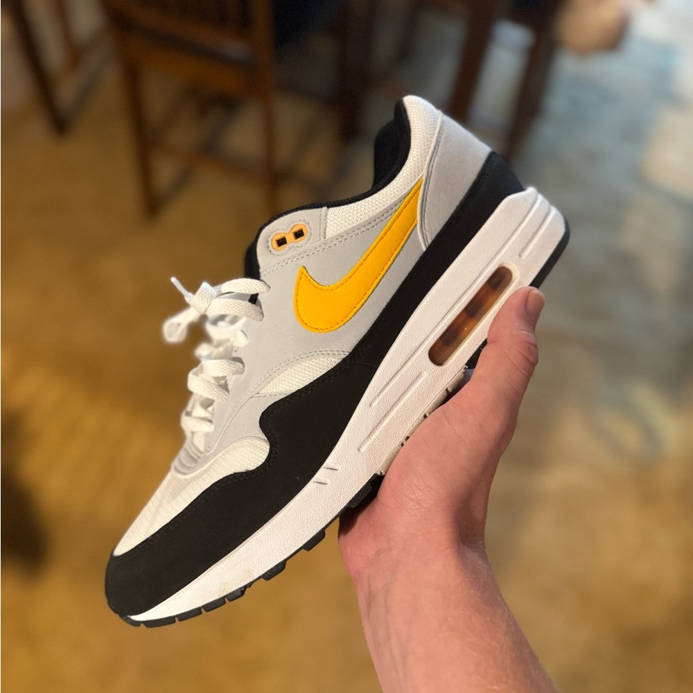 ‘Steelers’ Nike Air Max 1